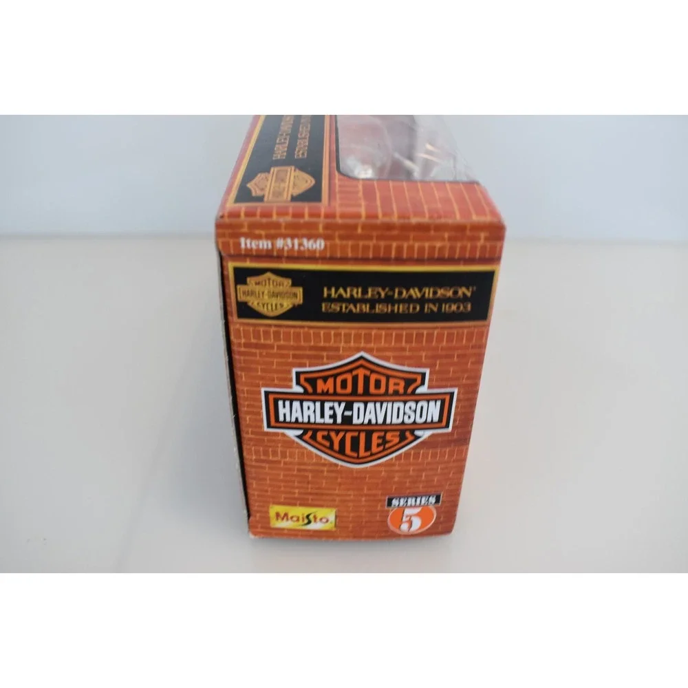 Harley Davidson Maisto 1962 FLH Duo Glide Diecast 1:18 in box